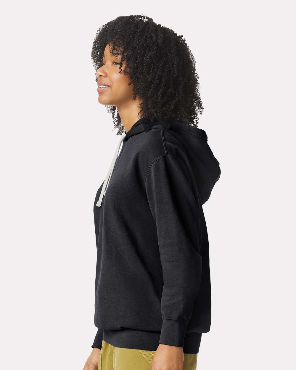 Unisex Garment-Dyed Lightweight Fleece Hooded Sweatshirt Black - model side