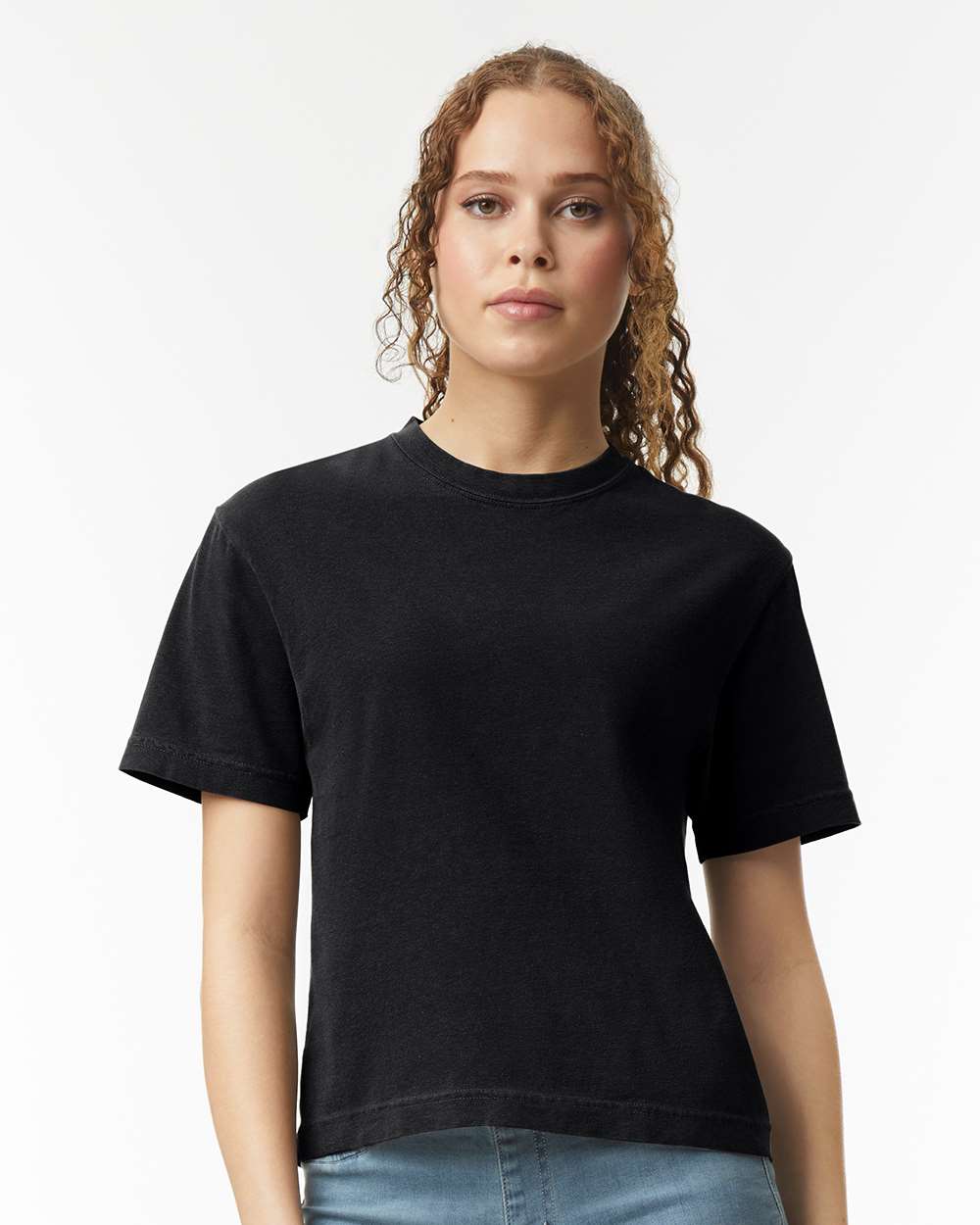 Women's Garment-Dyed Heavyweight Boxy T-Shirt Black - model front
