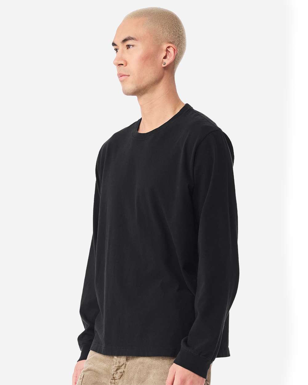 Unisex Heavyweight Garment-Dyed Long Sleeve Tee Black - model side