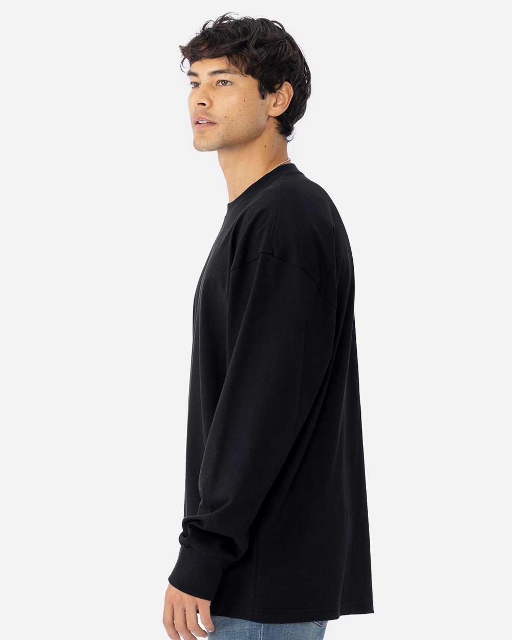 Unisex Heavyweight Long Sleeve T-Shirt Black - model side